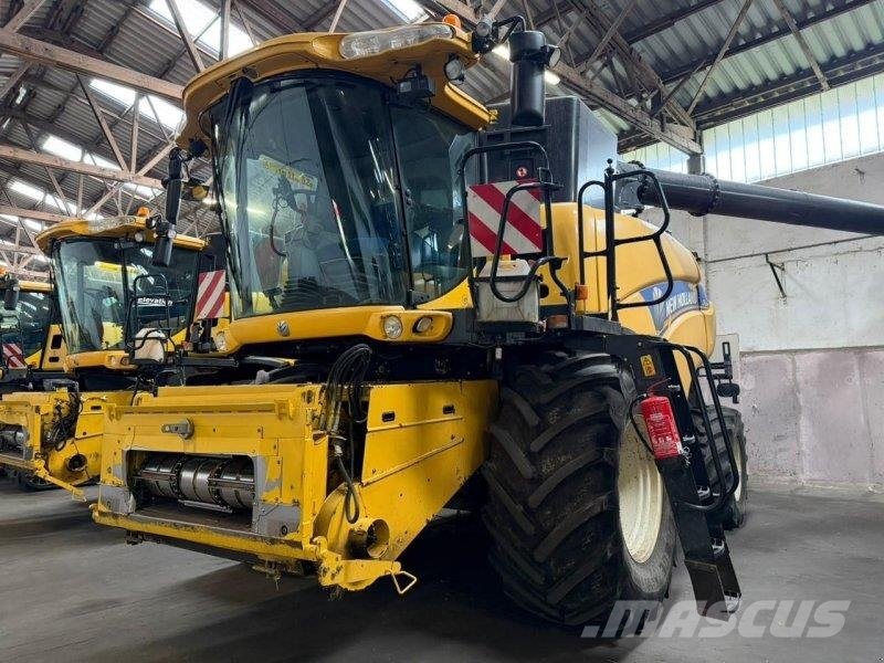New Holland CR 9090 Mähdrescher