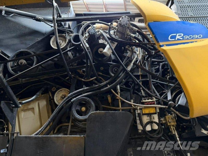 New Holland CR 9090 Mähdrescher