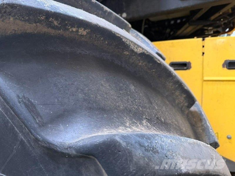 New Holland CR 9090 Mähdrescher
