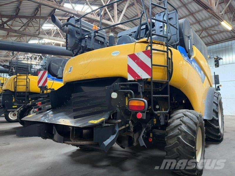 New Holland CR 9090 Mähdrescher