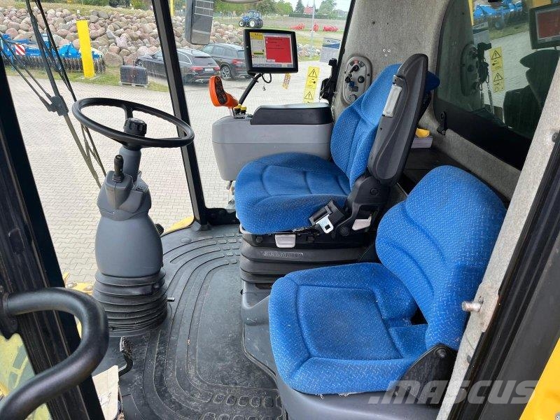 New Holland CR 9090 SCR Combine harvesters