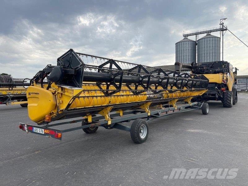 New Holland CR 9090 SCR Combine harvesters