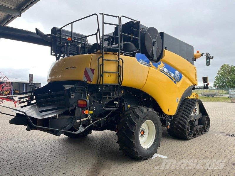 New Holland CR 9090 SCR Combine harvesters