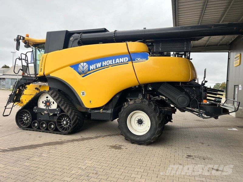 New Holland CR 9090 SCR Combine harvesters