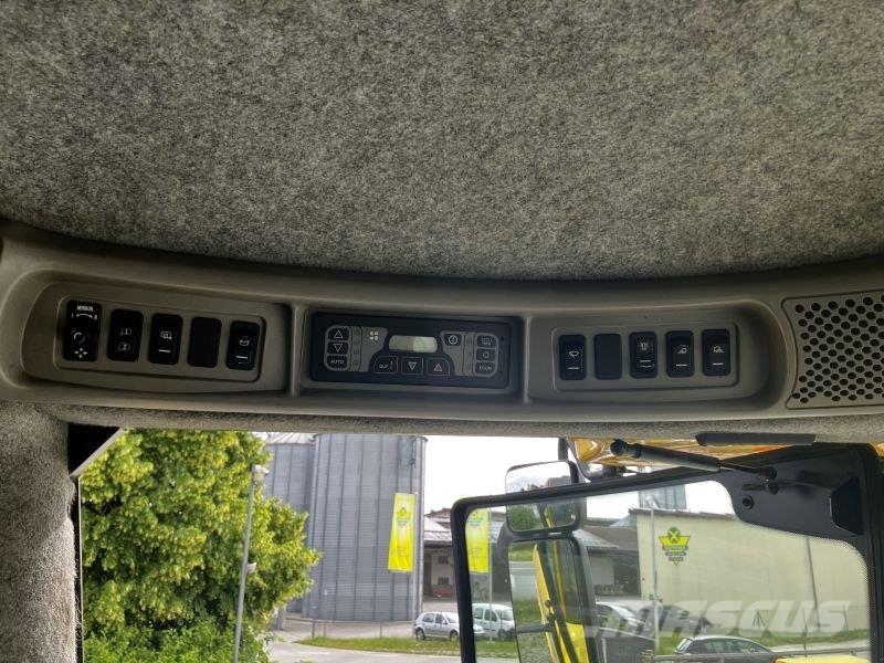 New Holland CX 880 حصادات