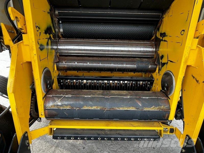 New Holland Roll-Belt 180 Rundballenpressen