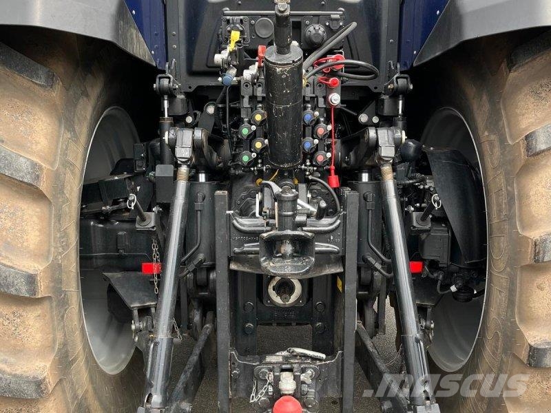 New Holland T 7.270 AC Traktori