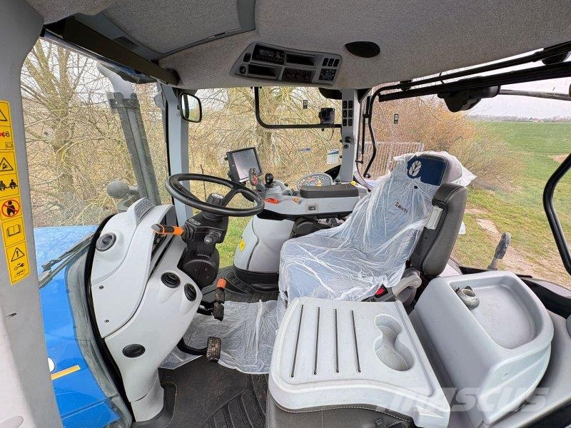 New Holland T 7.270 AC トラクター
