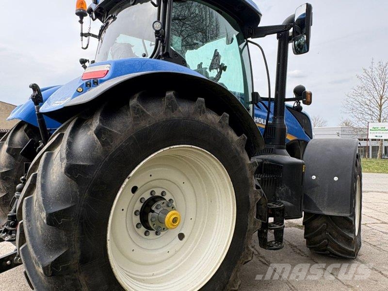 New Holland T 7.270 AC トラクター