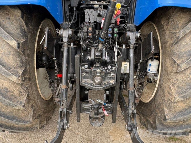 New Holland T 7.270 AC トラクター