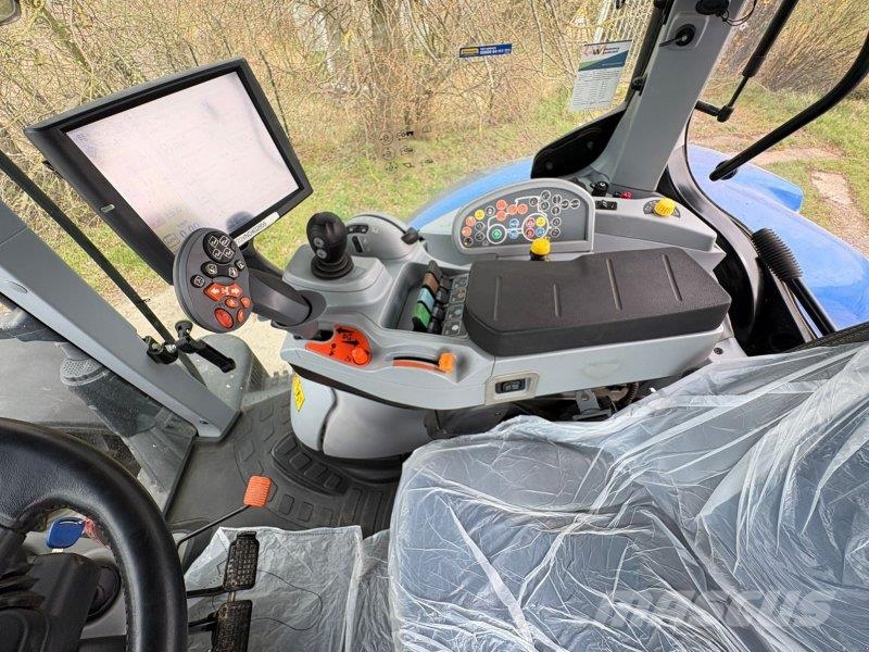 New Holland T 7.270 AC トラクター
