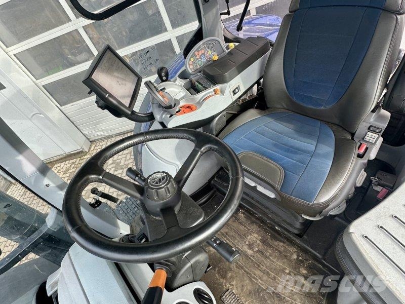 New Holland T 7.315 Traktori