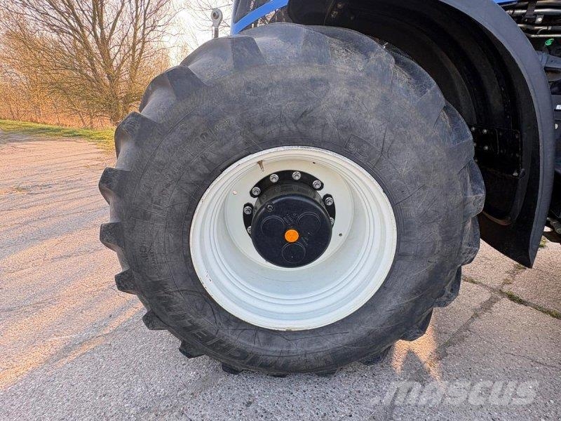 New Holland T8.435 AC Tractors