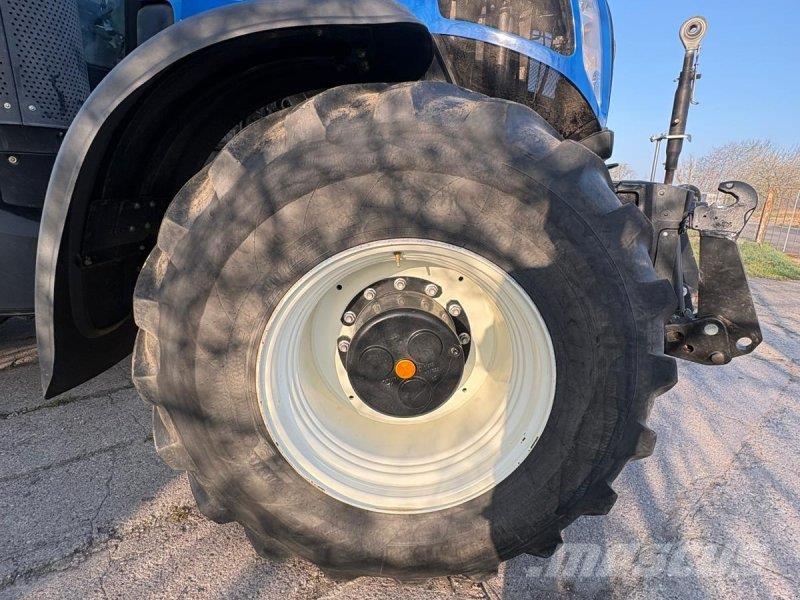 New Holland T8.435 AC Tractors