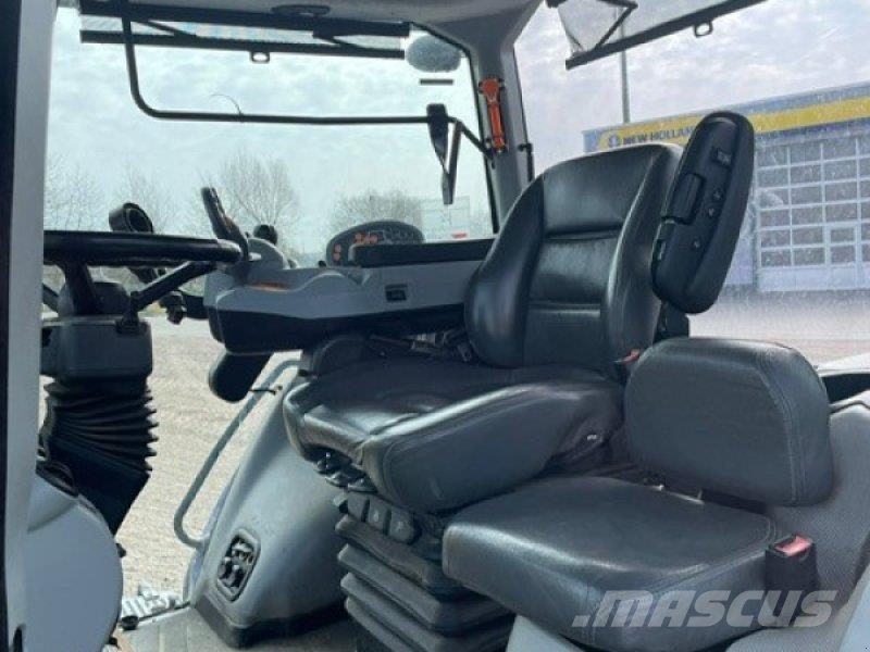 New Holland T8.435 AC Smarttrax Tractors