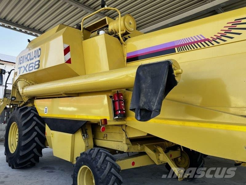 New Holland TX 68 حصادات
