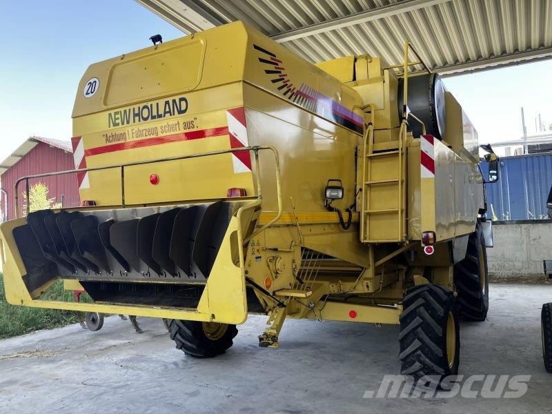 New Holland TX 68 حصادات