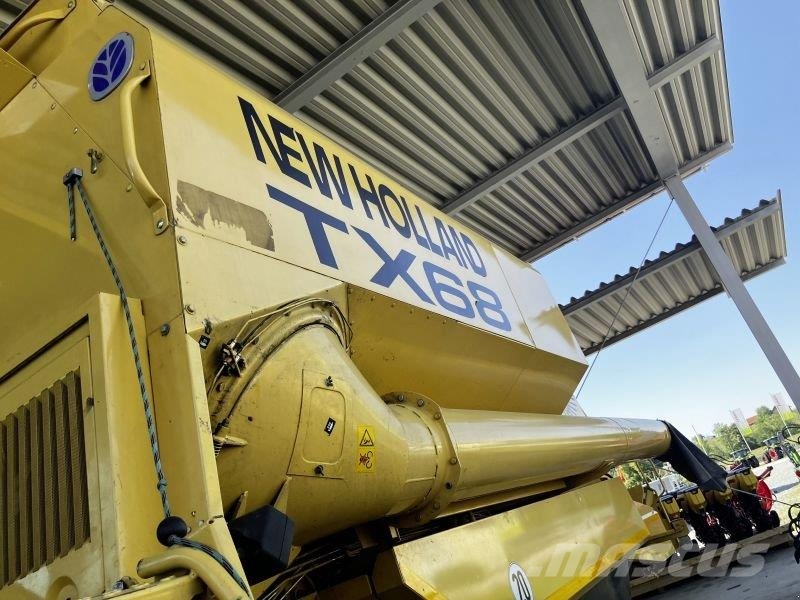 New Holland TX 68 حصادات