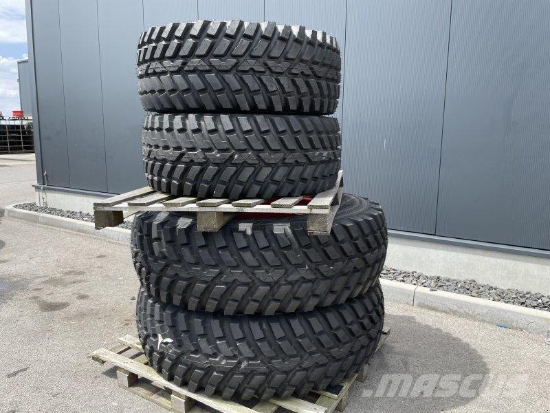 Nokian 460/65 R24 & 480/80 R34 Banden, wielen en velgen