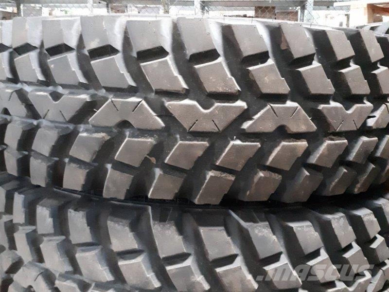 Nokian Kompletträder 400/85 R24 und 480/80 R34 Banden, wielen en velgen