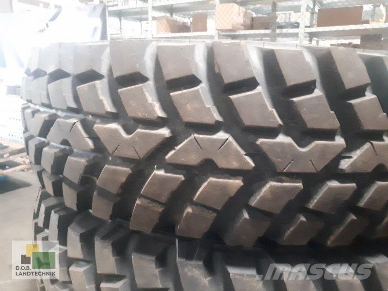 Nokian Kompletträder 400/85 R24 und 480/80 R34 Banden, wielen en velgen