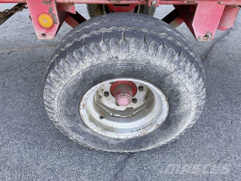 Pöttinger BOSS II Atrelados auto-carregadores
