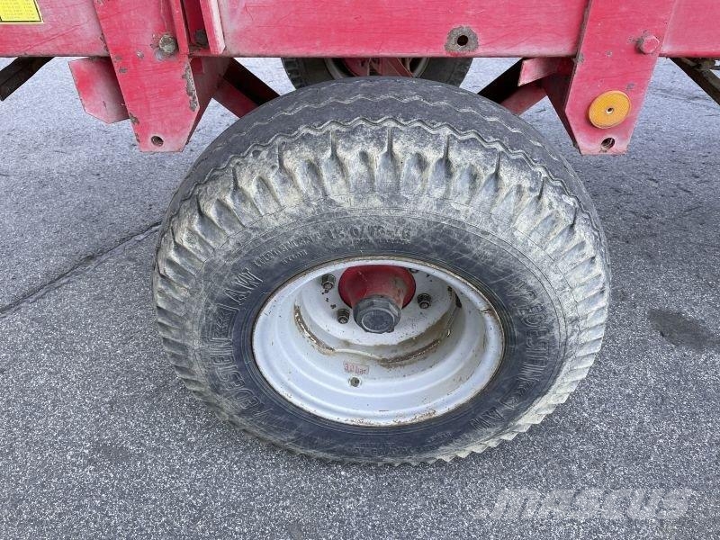 Pöttinger BOSS II Atrelados auto-carregadores