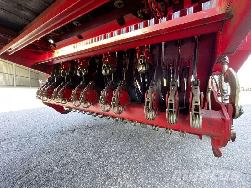 Pöttinger ERNTEBOSS II Atrelados auto-carregadores