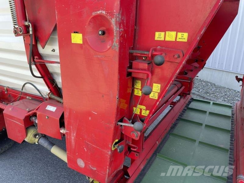 Pöttinger ERNTEBOSS II Atrelados auto-carregadores