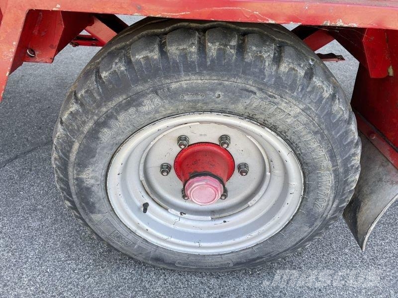 Pöttinger ERNTEBOSS II Atrelados auto-carregadores