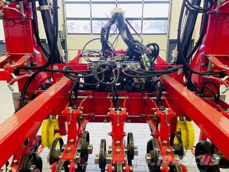 Pöttinger FLEXCARE V 6200 Cultivadores para cultivos en hilera
