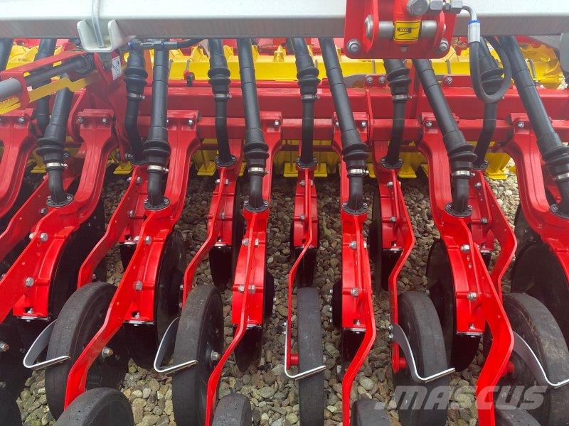 Pöttinger Lion 3030 + Vitasem M3000DD مثاقيب مدمجة