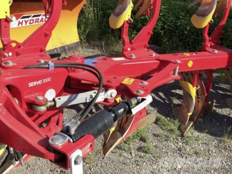 Pöttinger SERVO 3000 5-SCHARIG コンベンショナルプラウ
