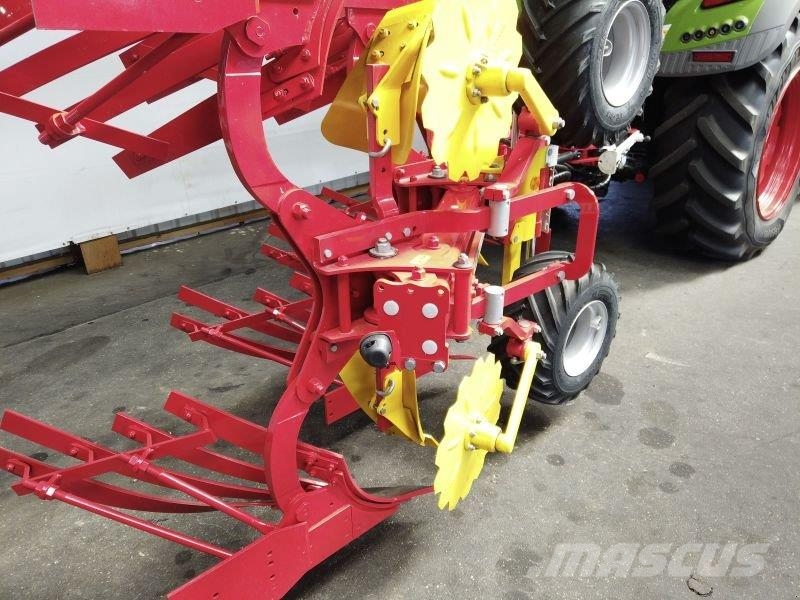 Pöttinger SERVO 4000 PLUS 4-SCHARIG Pulluklar