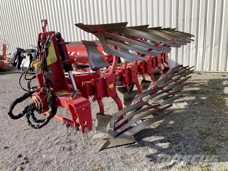 Pöttinger SERVO 45 S 5-SCHARIG PLUS محاريث تقليدية