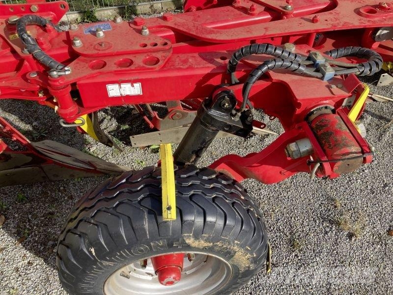 Pöttinger SERVO 45 S 5-SCHARIG PLUS محاريث تقليدية