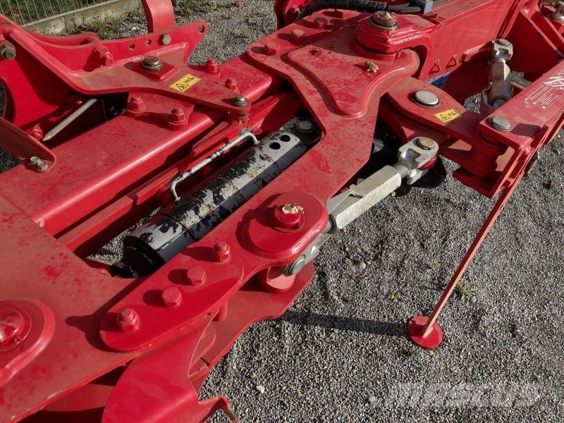 Pöttinger SERVO 45 S 5-SCHARIG PLUS محاريث تقليدية