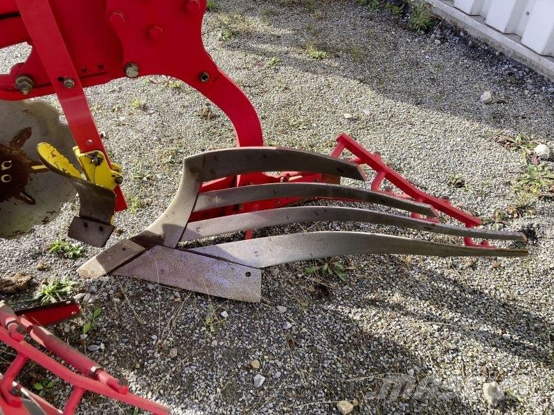 Pöttinger SERVO 45 S 5-SCHARIG PLUS محاريث تقليدية