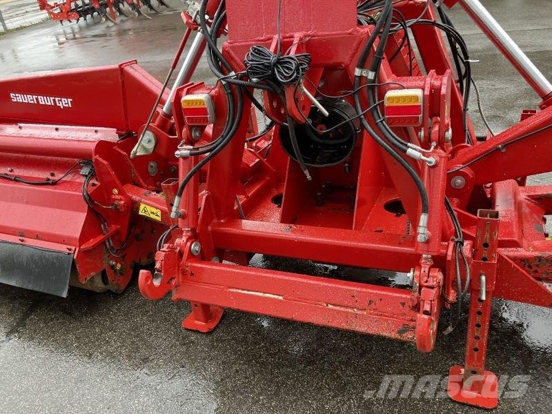 Sauerburger PEGASUS 9500 + WM3000 HF حصادات الأعلاف