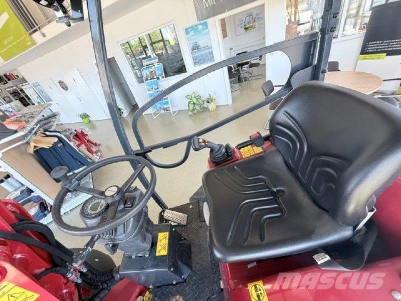 Schäffer 2630 フロントローダーとディガー