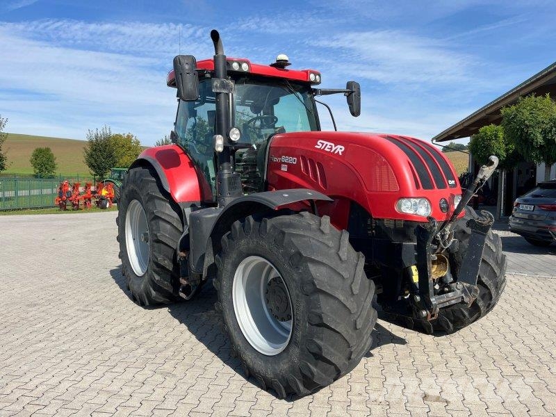 Steyr 6220 CVT Tractoren