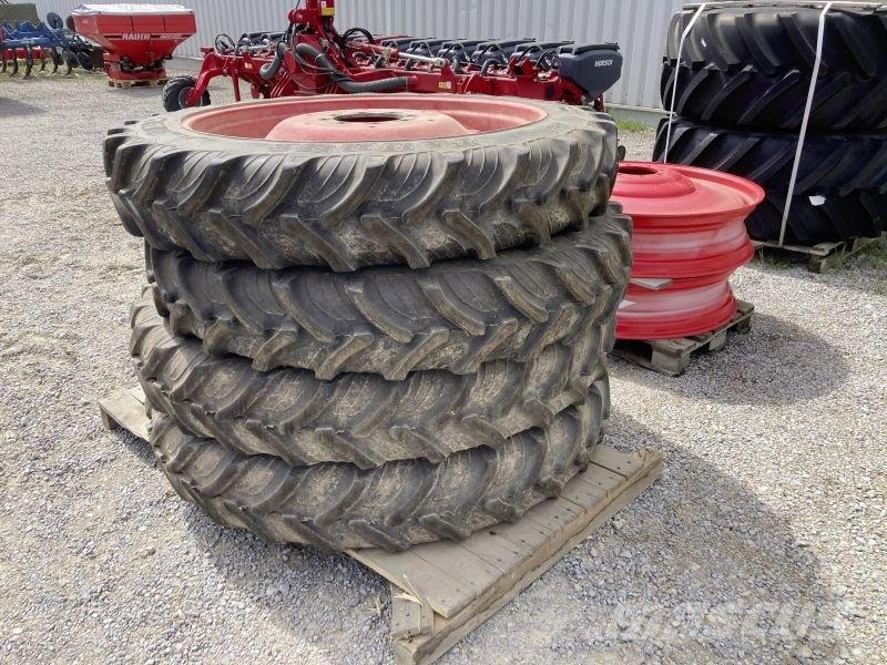 Taurus 270/95R42 U. 300/95R46 Gume, točkovi i felne