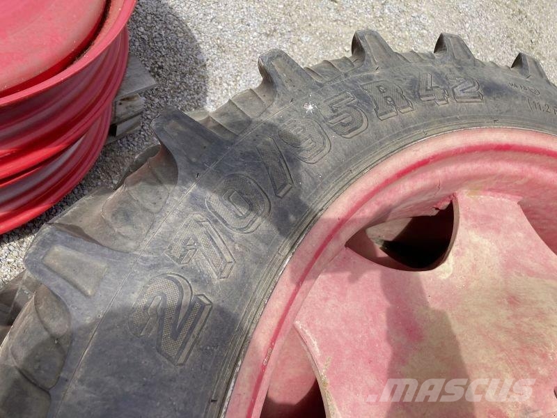 Taurus 270/95R42 U. 300/95R46 Gume, točkovi i felne