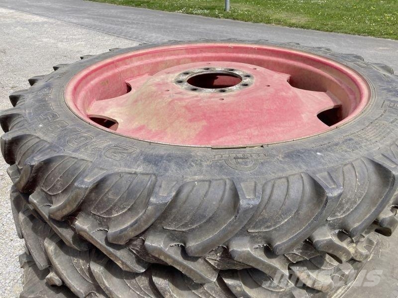 Taurus 270/95R42 U. 300/95R46 Gume, točkovi i felne