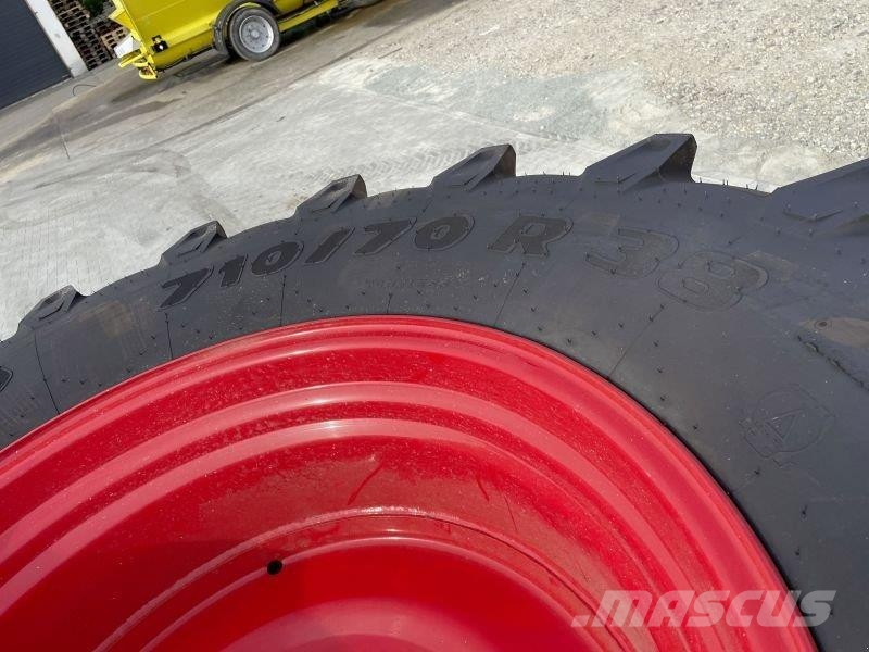 Trelleborg 2X 710/70 R38 TB Gume, točkovi i felne
