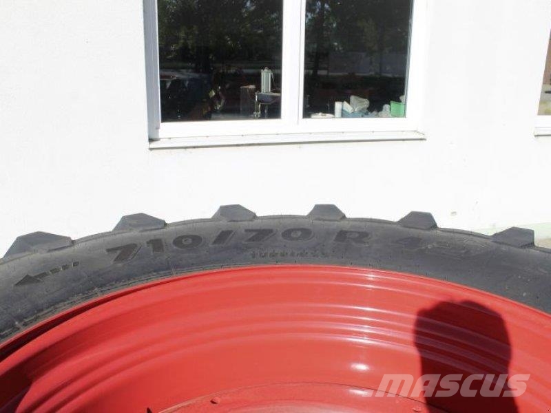 Trelleborg 600/70 R30 + 710/70 R42 Gumiabroncsok, kerekek és felnik