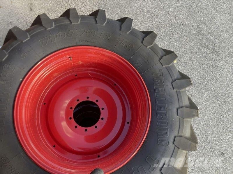 Trelleborg 600/70 R30 + 710/70 R42 الإطارات والعجلات والحافات