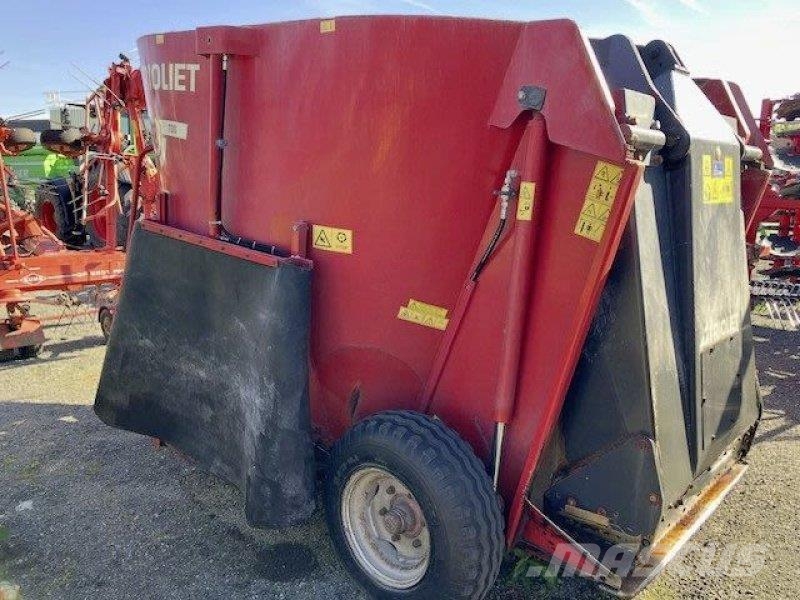 Trioliet H-TRIOLIET GIGANT 700 Mešalne hranilnice