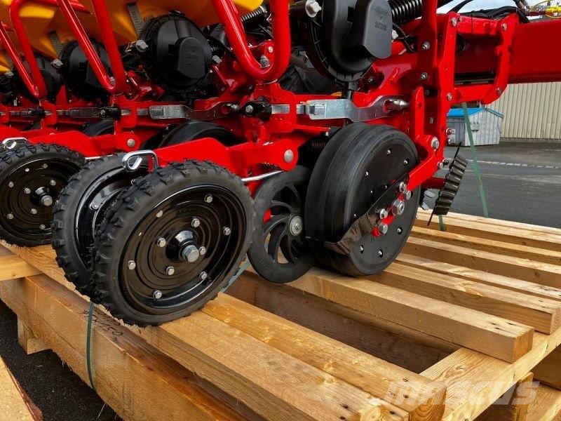 Väderstad TEMPO V 8 ماكينات وملحقات البذر الأخرى