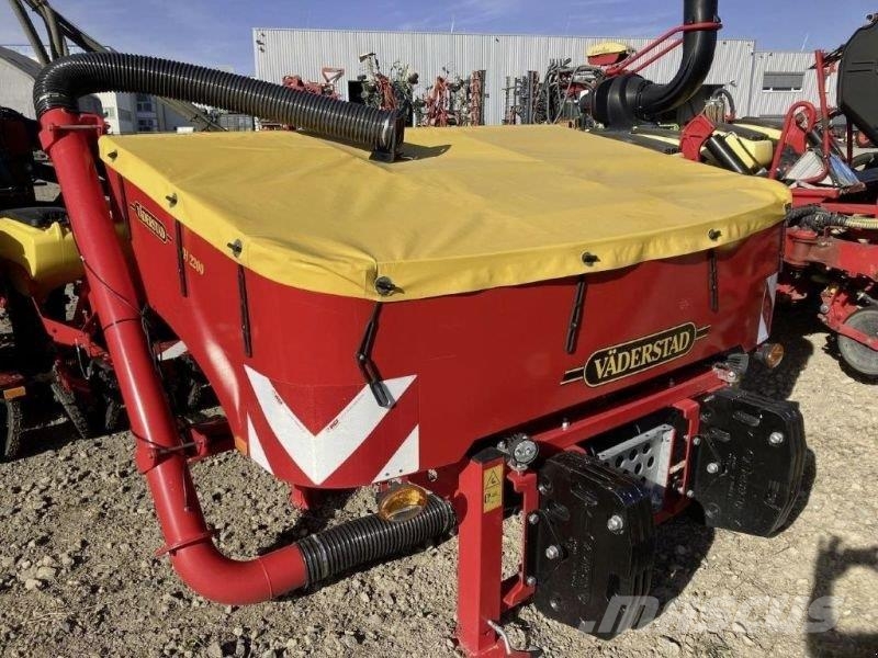 Väderstad TEMPO V12 WSX Other sowing machines and accessories